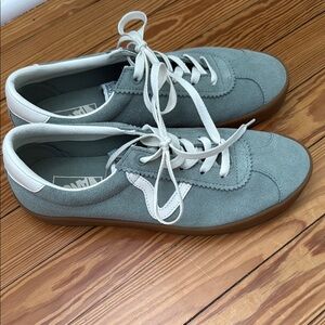 EXCELLENT CONDITION suede Vans Green and White Lace-Up Sneakers
